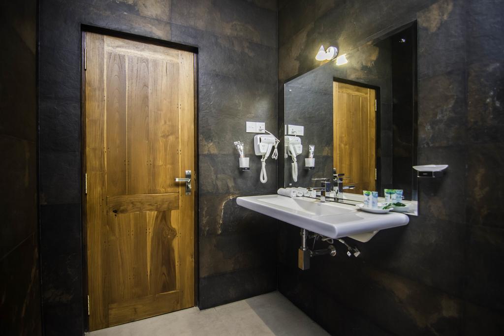 Rivora Residence Канди Екстериор снимка