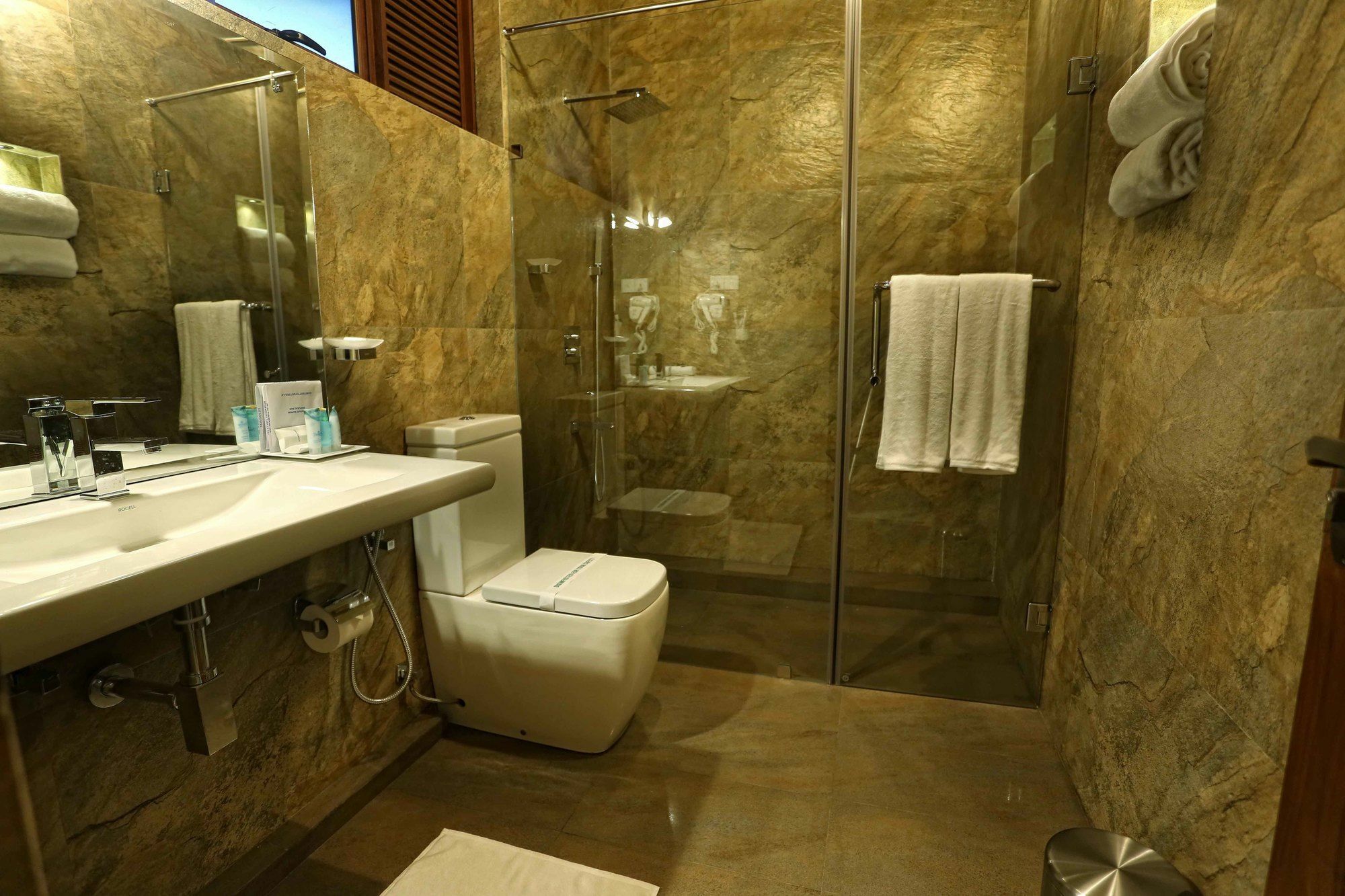 Rivora Residence Канди Екстериор снимка