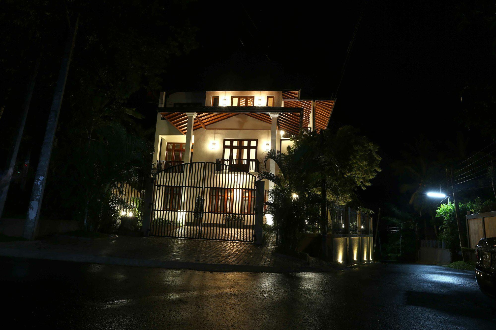 Rivora Residence Канди Екстериор снимка