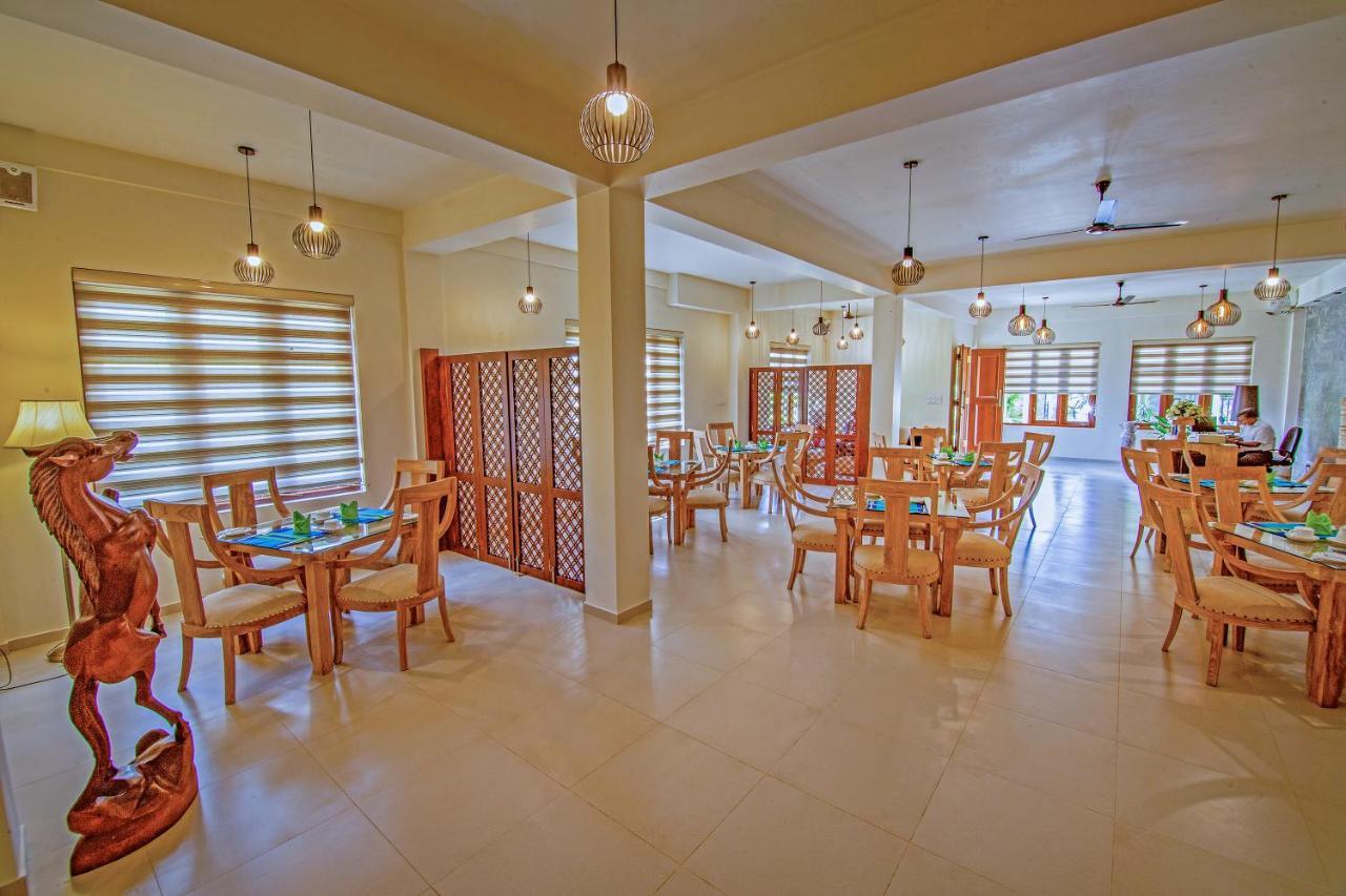 Rivora Residence Канди Екстериор снимка